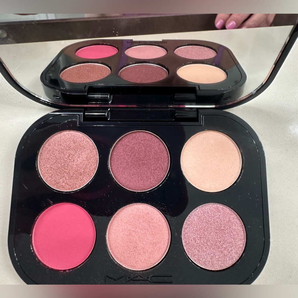🆕 MAC Connect In Colour Eye Shadow Palette Rose Lens